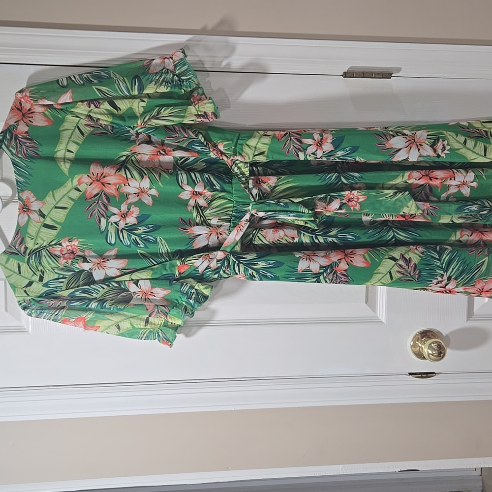 Green Ruffled Wrap Sundress - Picture 5 of 6